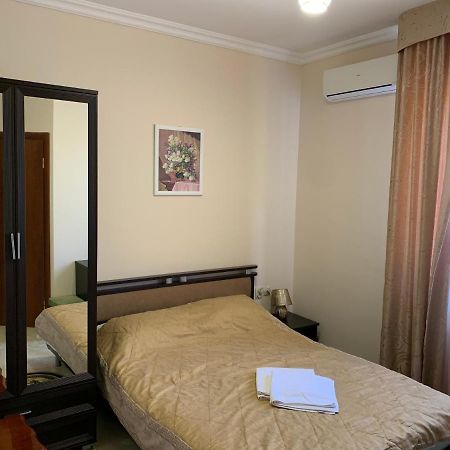 Guest House Aphyn Leto ガグラ エクステリア 写真