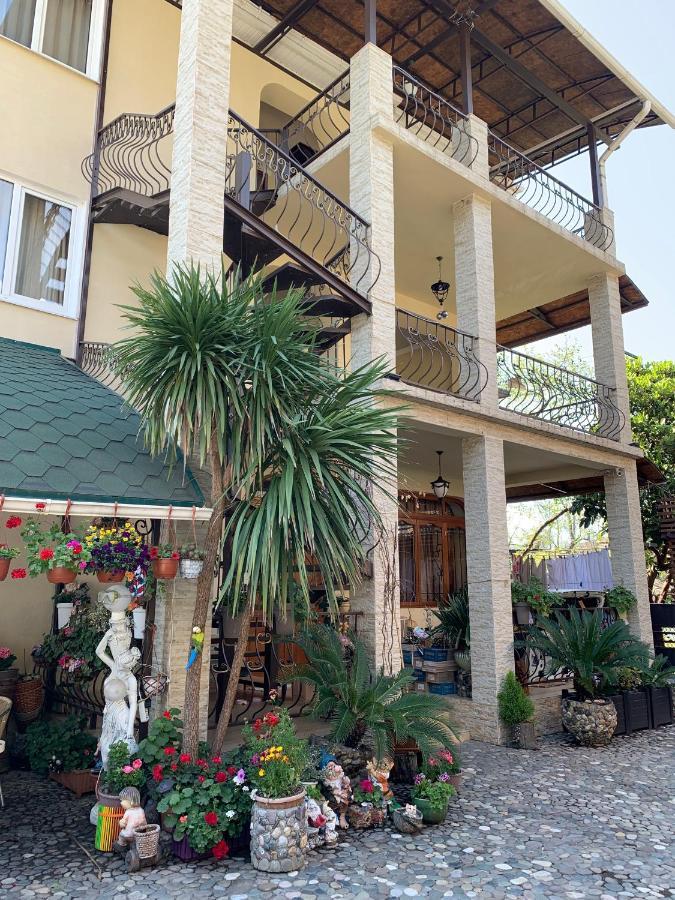 Guest House Aphyn Leto ガグラ エクステリア 写真